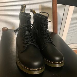 NEW Dr Marten Combat Boots Ladies size 6